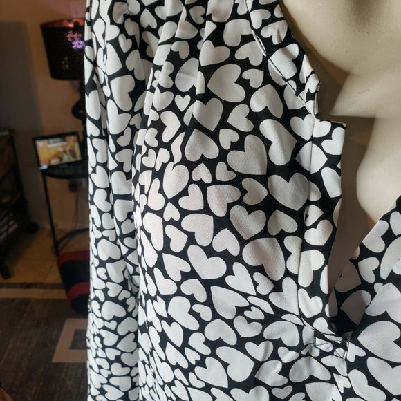 LANE BRYANT Black White HEARTS Print Blouse Womens PLUS 18/20 Split Back Top - Picture 8 of 8